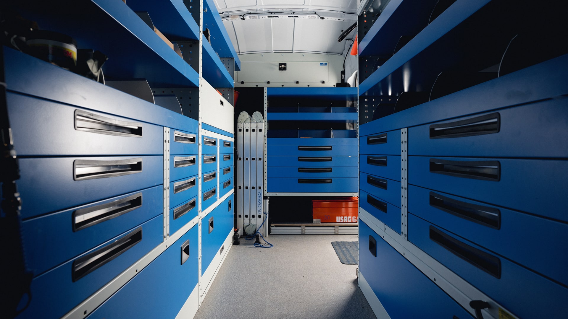 Assistenza, sostituzione e ricambi per forniture industriali sfondo