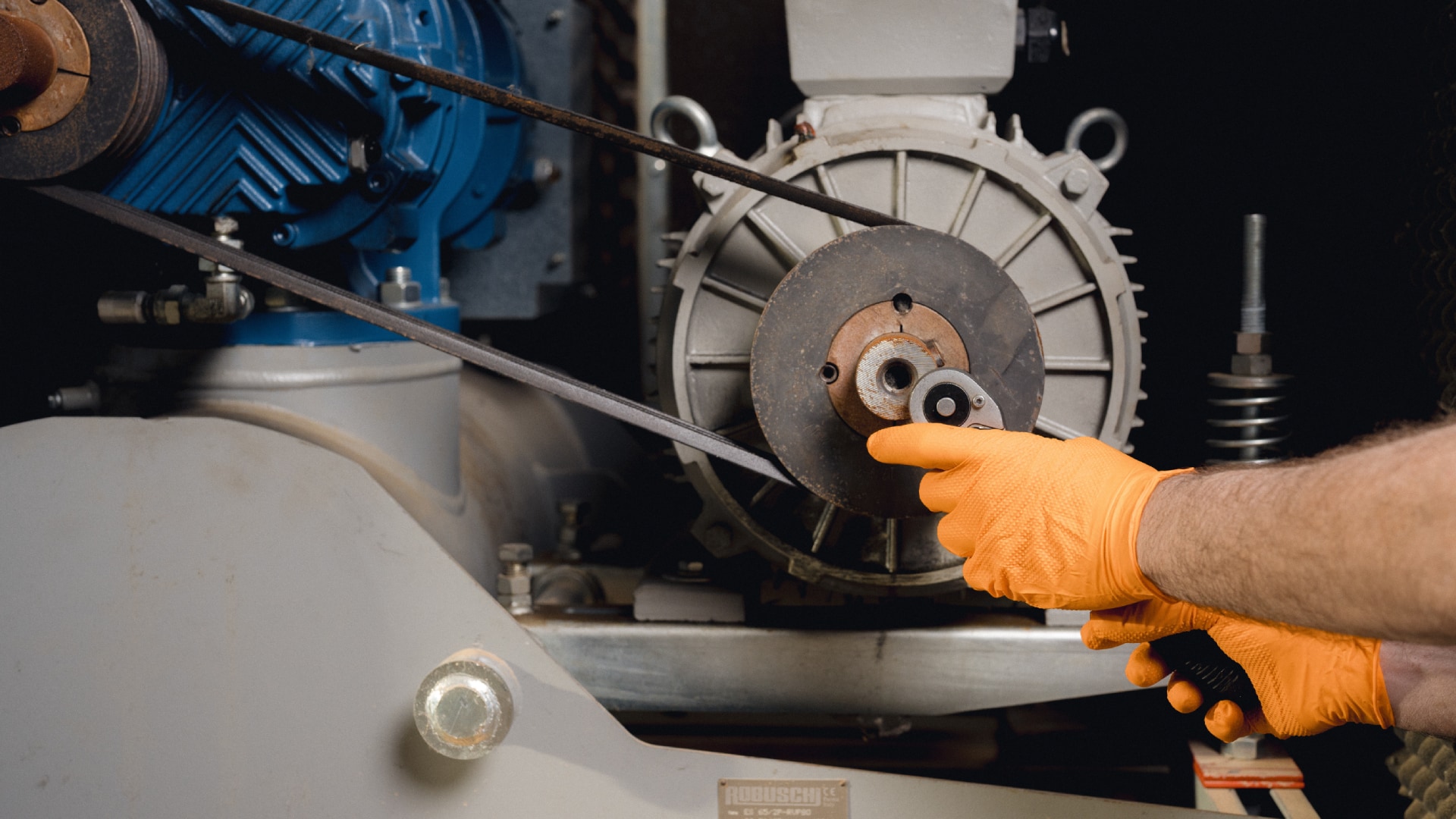 Manutenzione soffianti a lobi rotativi sfondo